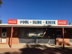 Richards Swimming Pool Leisure Centre Swan Hill, opened 1984, photo Therese Spruhan, Sept 2017